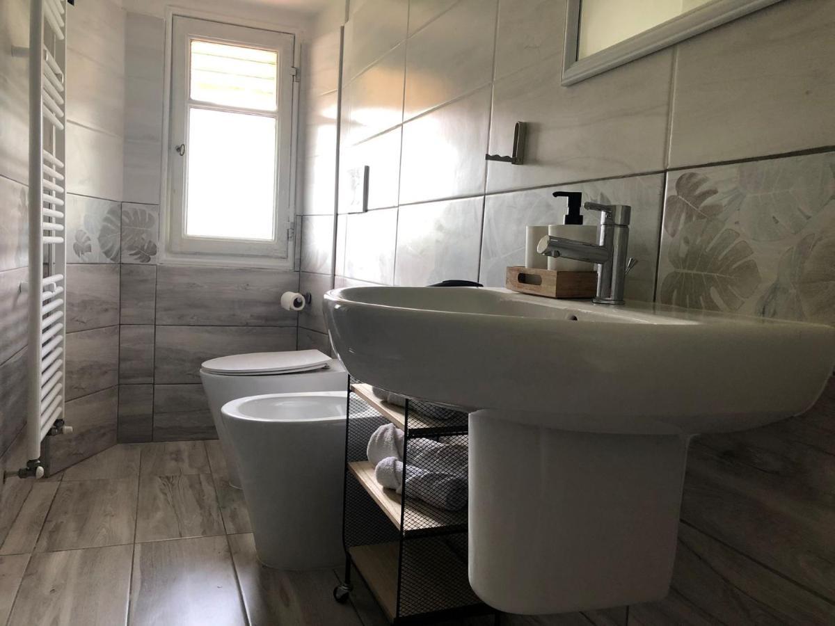 Casa Di Aristide Leilighet Erba Eksteriør bilde